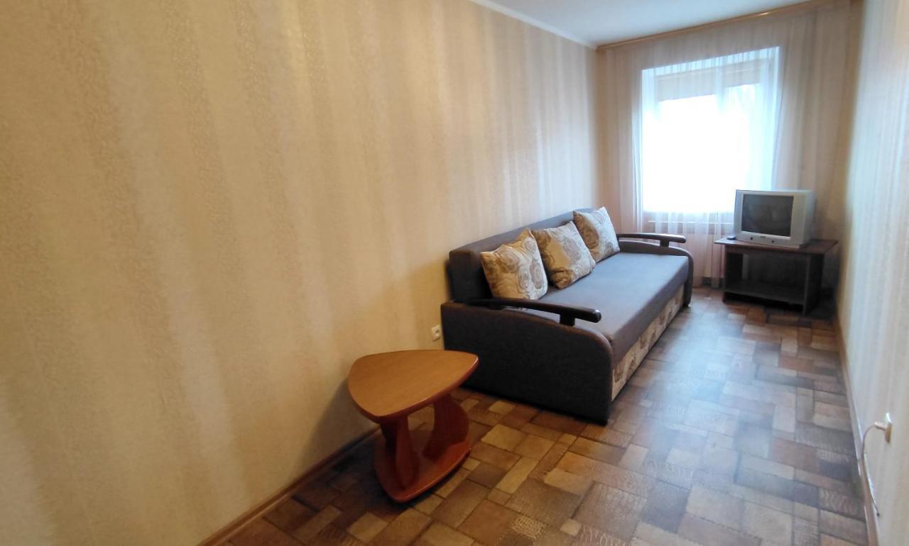 Двухкомнатные Апартаменты Центр Mystetsʹka 3 Kr Apartments Krivoi Rog Exterior foto