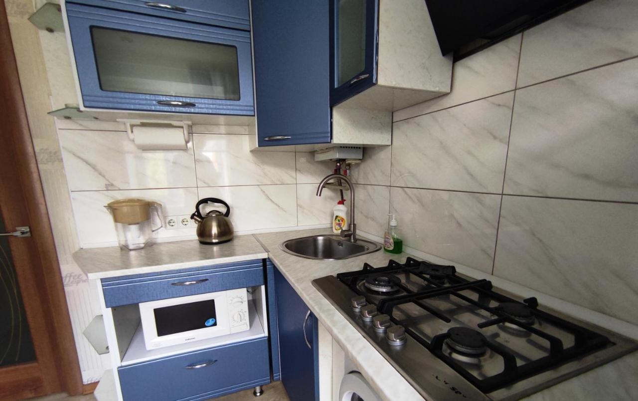 Двухкомнатные Апартаменты Центр Mystetsʹka 3 Kr Apartments Krivoi Rog Exterior foto