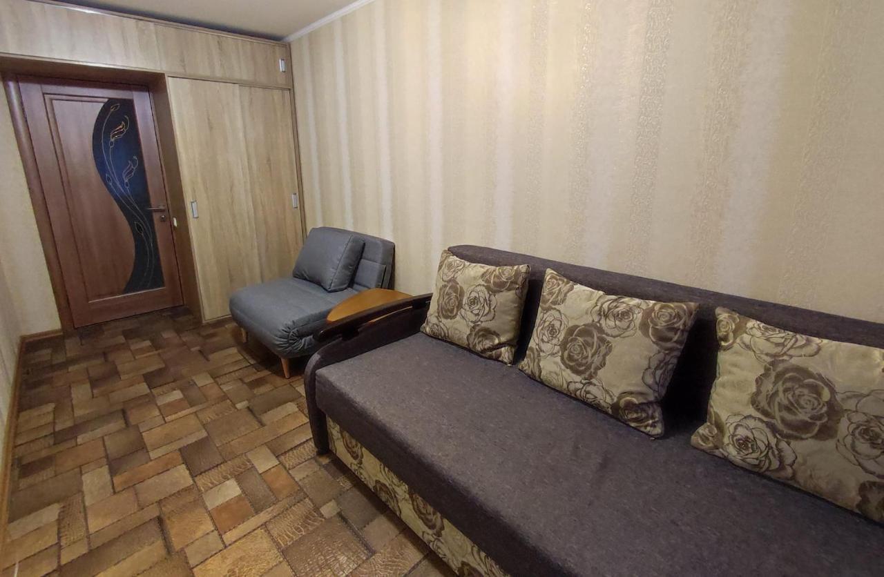 Двухкомнатные Апартаменты Центр Mystetsʹka 3 Kr Apartments Krivoi Rog Exterior foto