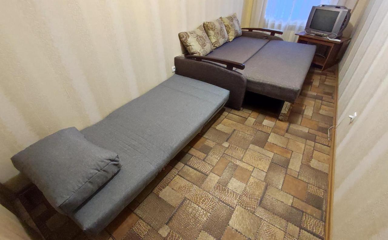 Двухкомнатные Апартаменты Центр Mystetsʹka 3 Kr Apartments Krivoi Rog Exterior foto